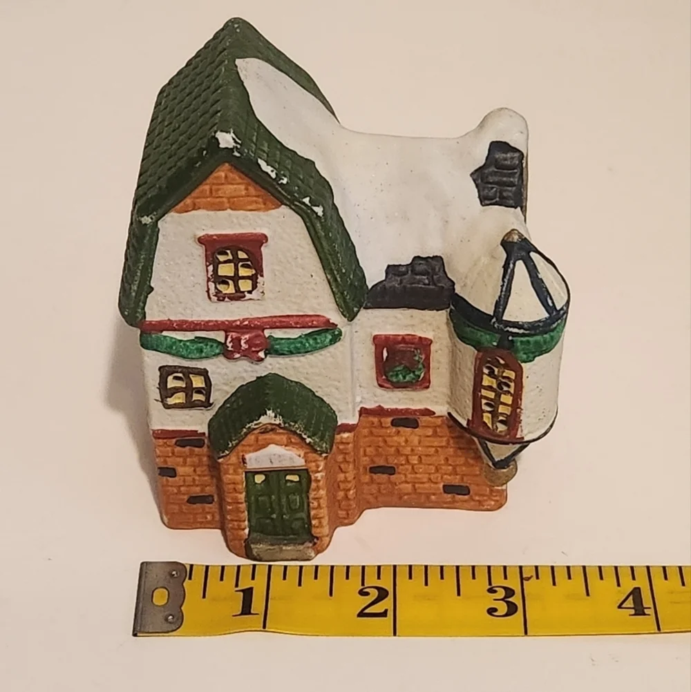 Vintage Christmas Town Hotel Decoration